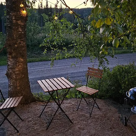 Apartment Pieni Asunto Maalla Navettarakennuksessa. Muurame