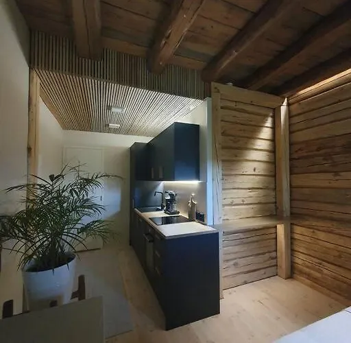 Pieni Asunto Maalla Navettarakennuksessa. 아파트 *